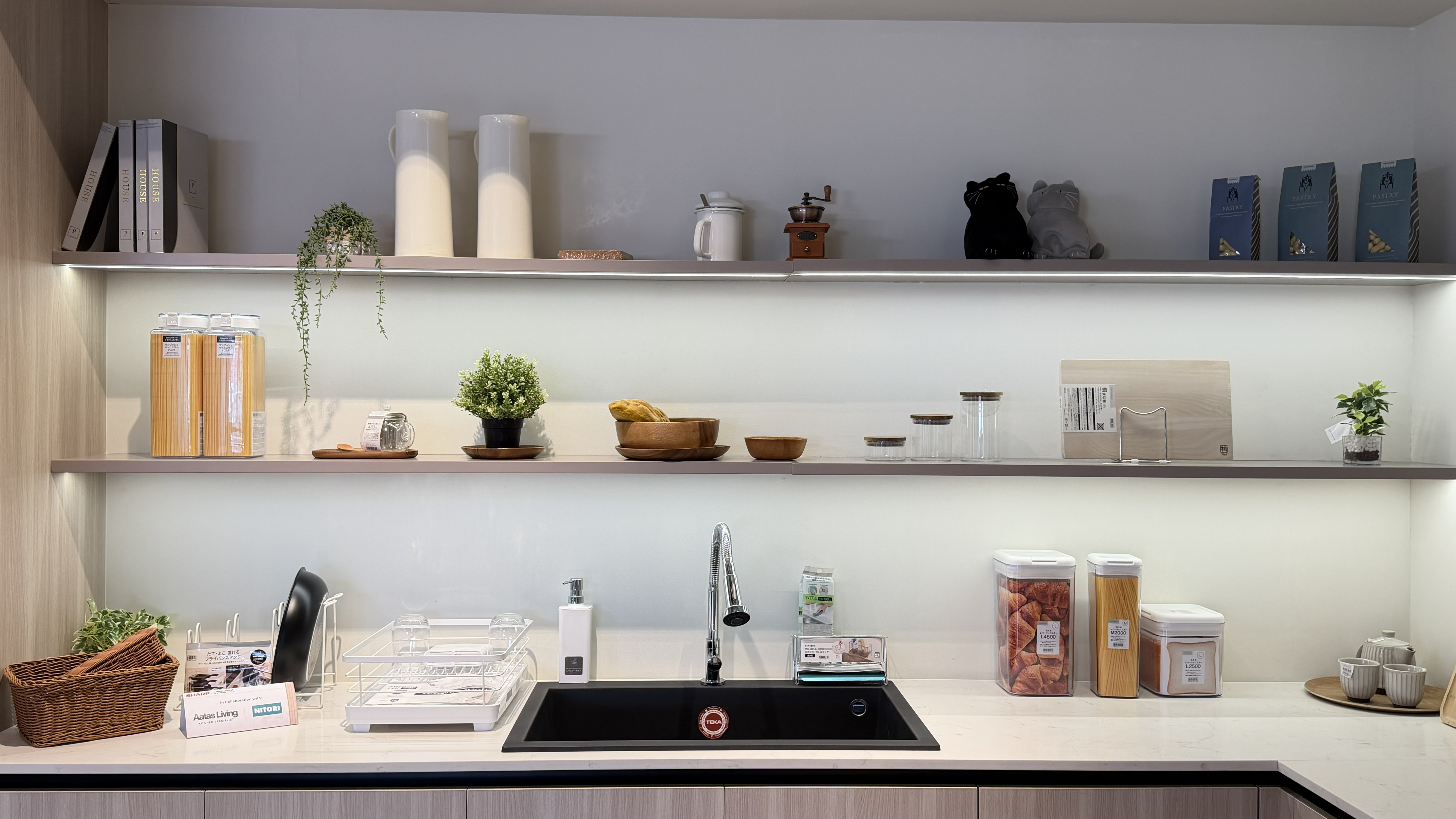Japanese kitchen storage and counter